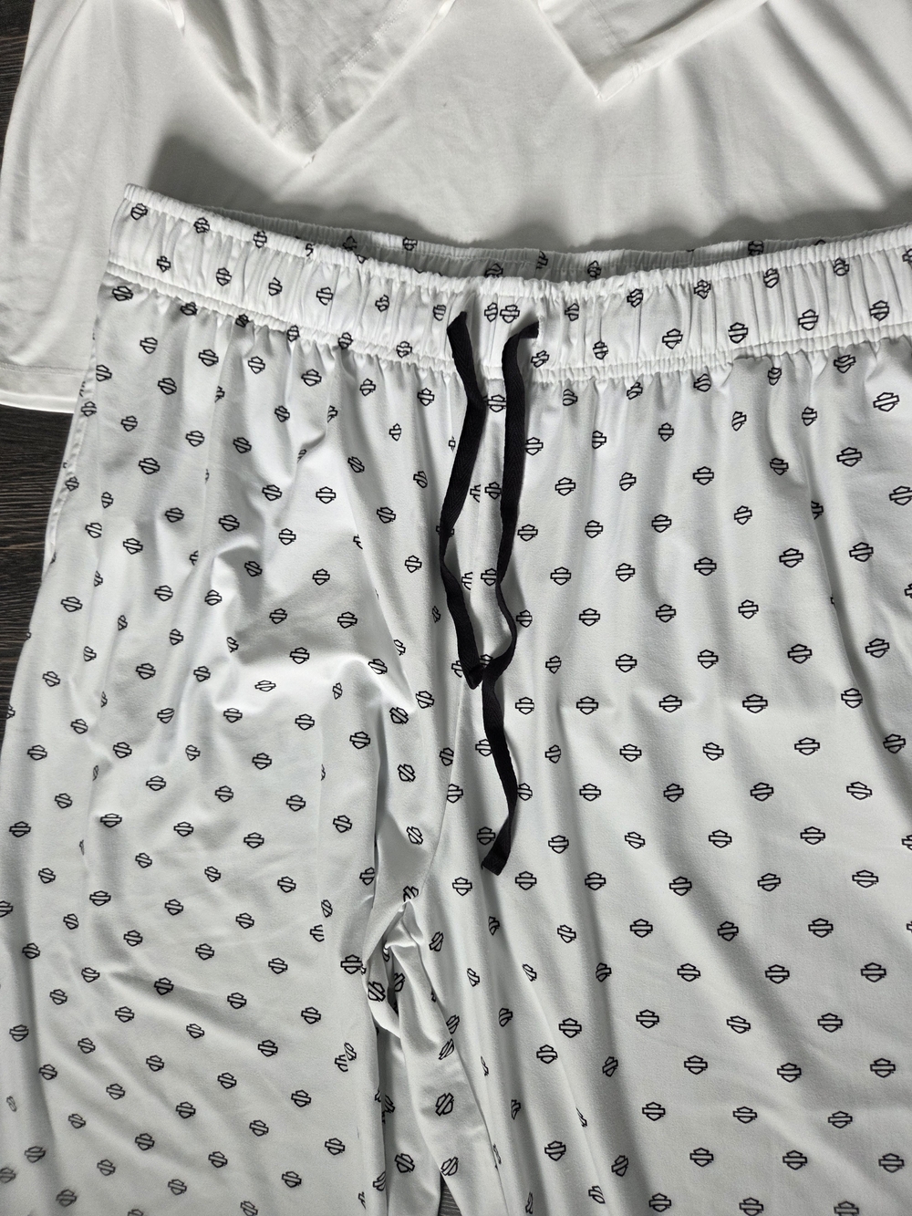 Harley-Davidson White Logo Long Sleeve Top & Printed Pajama Pants - Picture 5 of 7